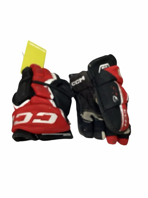 Vist Large View of Product Image Which is Used CCM FT6 Junior Gloves Red 10"