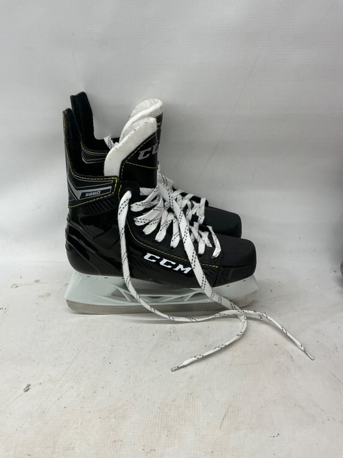 Vist Large View of Product Image Which is Used CCM 9350 Intermediate Hockey Skate Intermediate 5.0