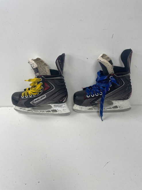 Vist Large View of Product Image Which is Used Bauer VAPOR X40 Junior Hockey Skate Junior 04