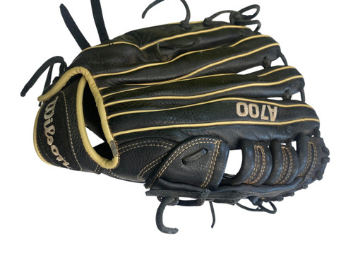 Vist Large View of Product Image Which is Used Wilson A700 BB/SB Glove RH Throw Black 12 1/2"