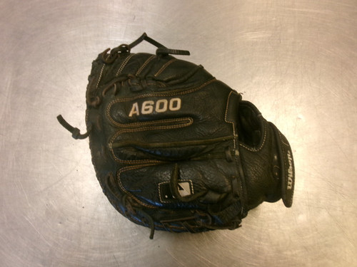 Vist Large View of Product Image Which is Used Wilson A600 BB/SB Catchers RH Throw Black 32 1/2"