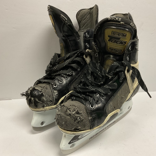 Vist Large View of Product Image Which is Used CCM TACKS 952 Senior Hockey Skate Black Senior 10