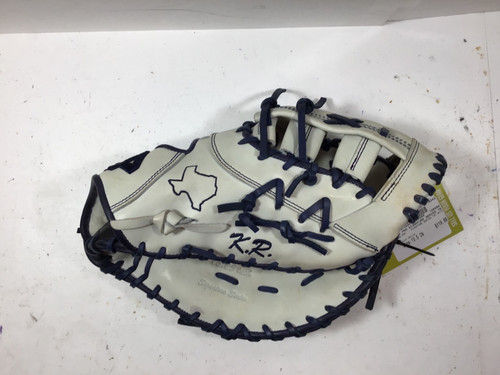 Vist Large View of Product Image Which is Used 44 PRO SIGNATURE SERIES 1ST MITT BB/SB First Base RH Throw White 13 1/2"
