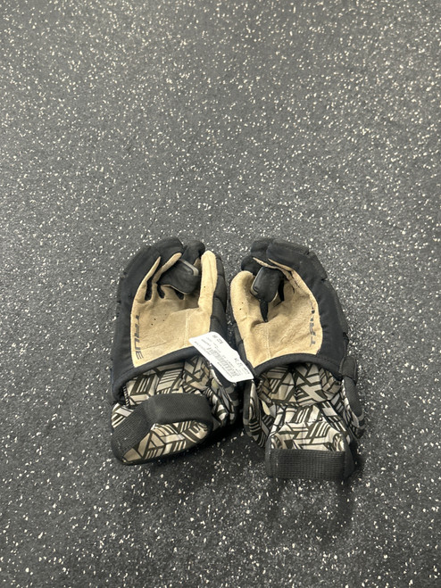 Vist Large View of Product Image Which is Used True CADET Lacrosse Gloves Junior Black 12"