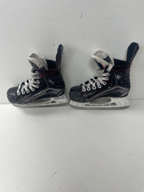 Vist Large View of Product Image Which is Used Bauer VAPOR X500 Youth Hockey Skate Youth 13.0