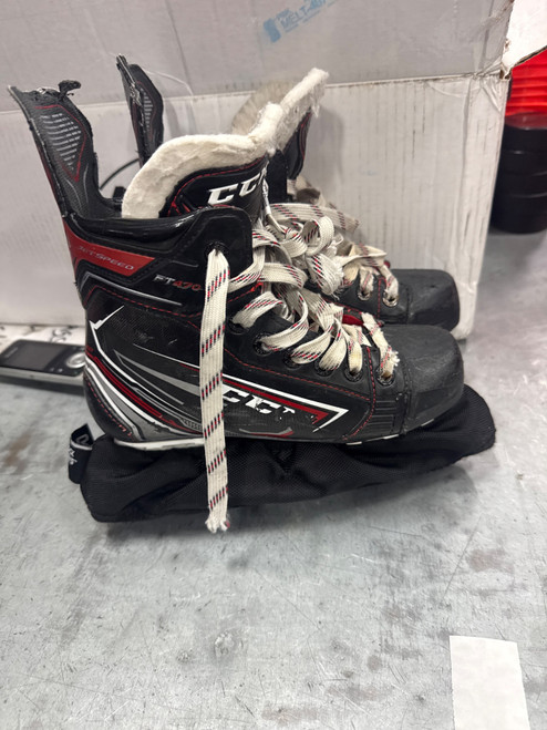 Vist Large View of Product Image Which is Used CCM FT470 JETSPEED Senior Hockey Skate Senior 4