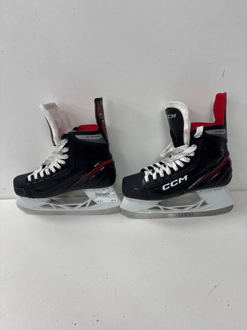 Vist Large View of Product Image Which is Used CCM JETSPEED Intermediate Hockey Skate Intermediate 6.0