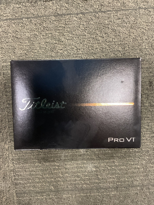 Vist Large View of Product Image Which is Used Titleist PRO V1 DOZEN 12 Pack - Golf Balls