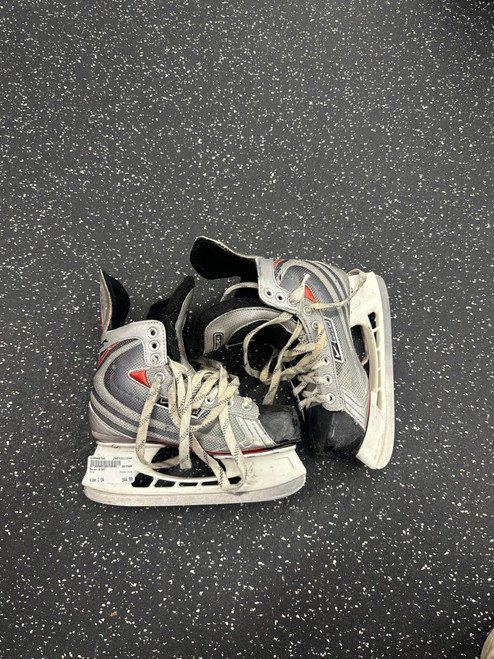 Vist Large View of Product Image Which is Used Bauer NIKE Junior Hockey Skate Junior 04