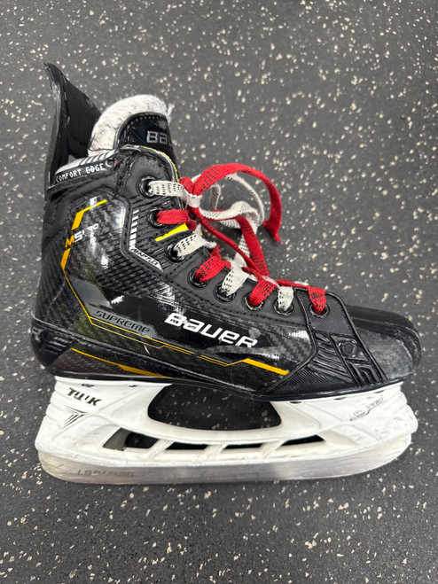 Vist Large View of Product Image Which is Used Bauer SUPREME M5 PRO Junior Hockey Skate Junior 03.5