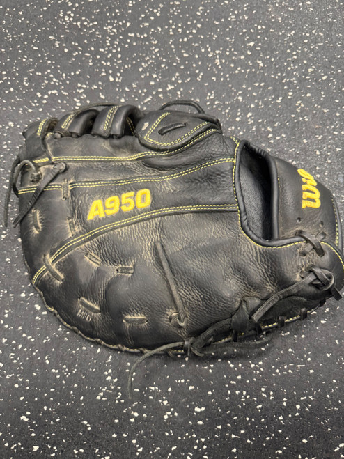 Vist Large View of Product Image Which is Used Wilson A950 BB/SB First Base RH Throw Black 12"