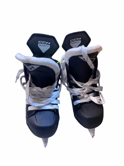 Vist Large View of Product Image Which is Used CCM JETSPEED FT680 Youth Hockey Skate Youth 11.0