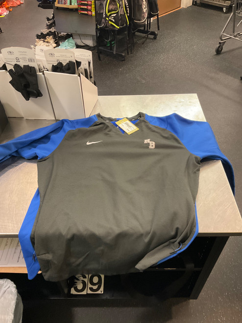 Vist Large View of Product Image Which is Used Nike L.S. Cold/Moisture M XL
