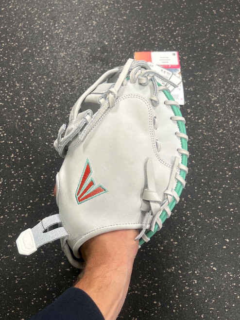 Vist Large View of Product Image Which is Used Easton JEN SCHRO PROFESSIONAL BB/SB Catchers RH Throw White 34"