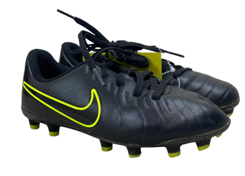 Vist Large View of Product Image Which is Used Nike Soccer Cleats Black Junior 01