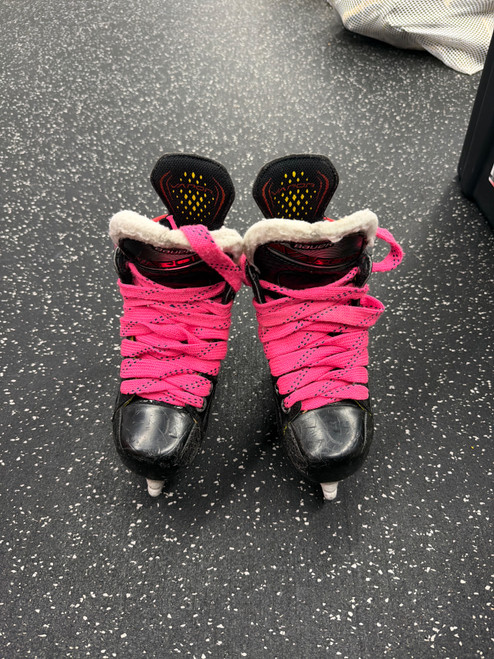 Vist Large View of Product Image Which is Used Bauer VAPOR 2X Youth Hockey Skate Youth 11.0