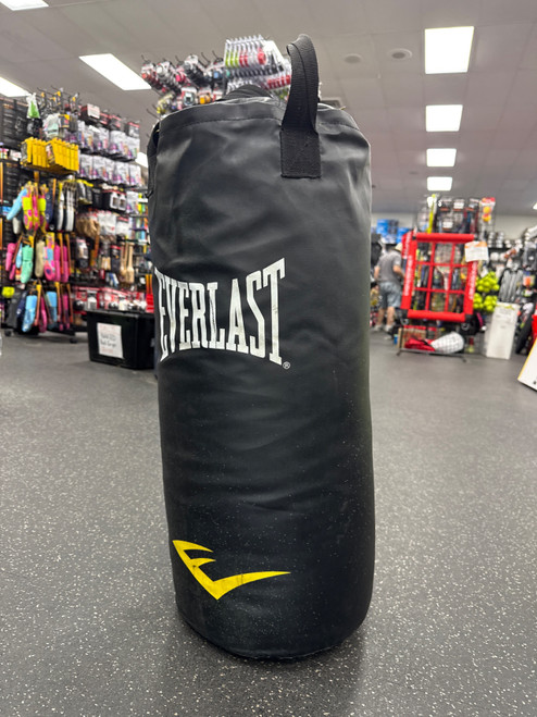 Vist Large View of Product Image Which is Used Everlast 40LB HEAVY BAG Boxing Heavy Bag Black 40 lb
