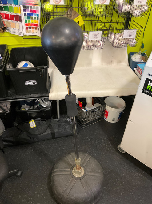 Vist Large View of Product Image Which is Used Everlast FREE STANDING PUNCHING BAG Boxing Speed Bag Black