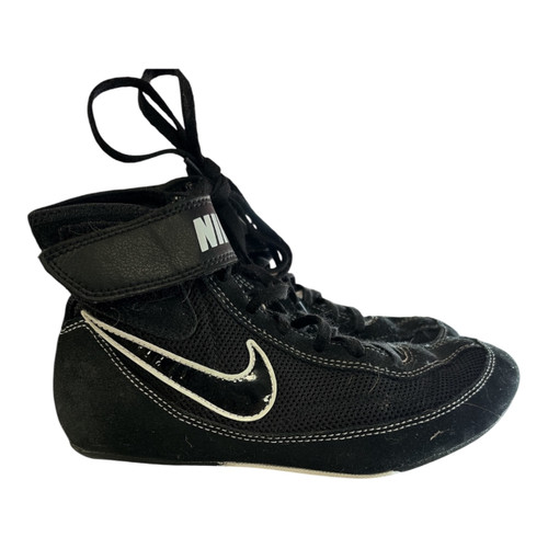 Vist Large View of Product Image Which is Used Nike Wrestling Shoes Black Junior 04