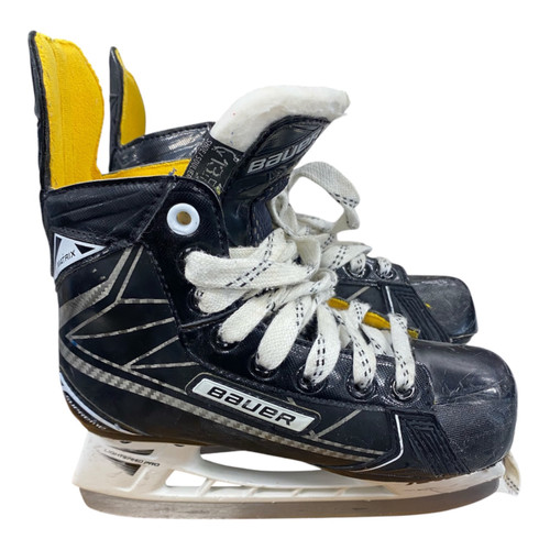 Vist Large View of Product Image Which is Used Bauer SUPREME MATRIX Junior Hockey Skate Junior 01.5