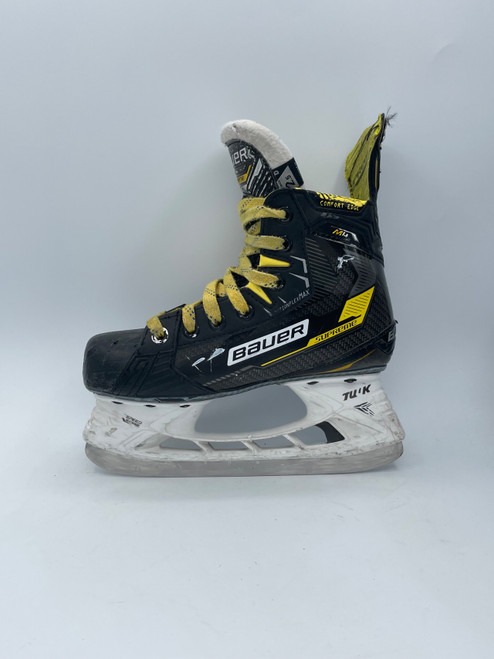 Vist Large View of Product Image Which is Used Bauer M4 Junior Hockey Skate Junior 02.5