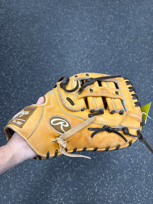 Vist Large View of Product Image Which is Used Rawlings PRORFM18-17T HOH R2G BB/SB First Base RH Throw Brown 12 1/2"
