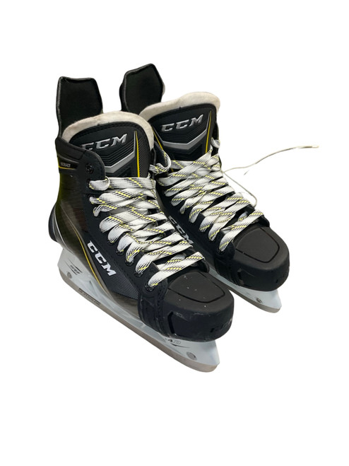 Vist Large View of Product Image Which is Used CCM 9060 Senior Hockey Skate Senior 7.5