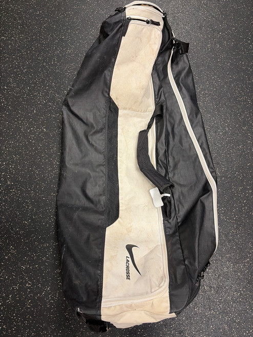 Vist Large View of Product Image Which is Used Nike Player Carry Bag Black