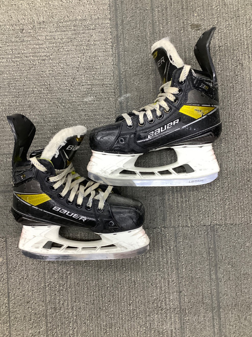 Vist Large View of Product Image Which is Used Bauer 3S PRO Junior Hockey Skate Junior 01