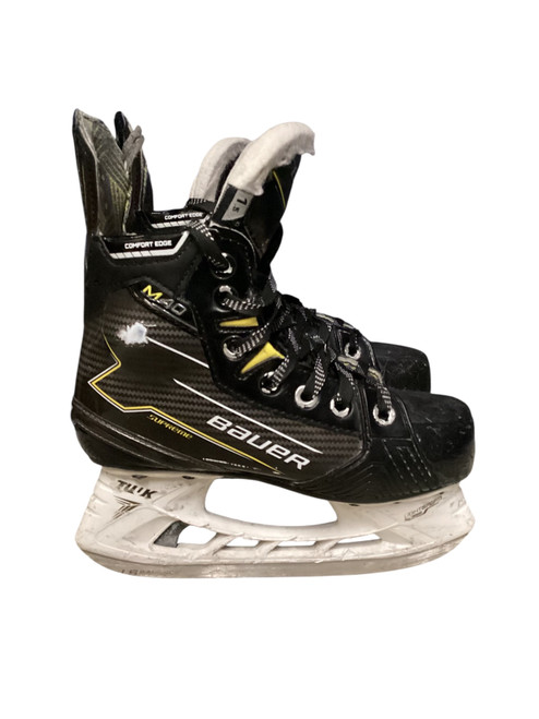 Vist Large View of Product Image Which is Used Bauer SUPREME M40 Junior Hockey Skate Junior 01.5