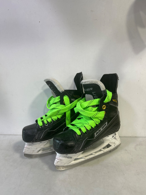 Vist Large View of Product Image Which is Used Bauer 160 Junior Hockey Skate Junior 02