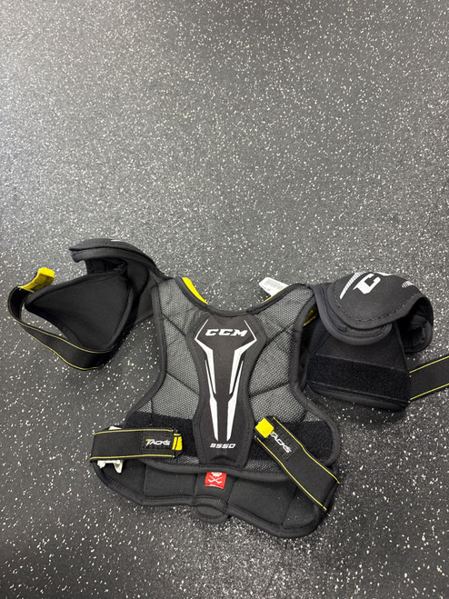 Vist Large View of Product Image Which is Used CCM TACKS 9550 Junior Shoulder Pads SM
