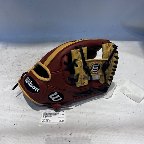 Vist Large View of Product Image Which is Used Wilson A500 BB/SB Glove RH Throw Brown 11"