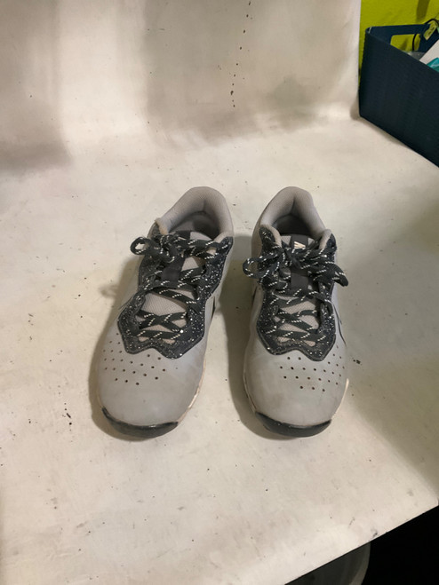 Vist Large View of Product Image Which is Used Nike 4 BB CLEATS BB/SB Cleats Grey Junior 04