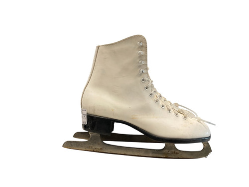 Vist Large View of Product Image Which is Used CCM CHAMPION DELUXE SZ 10 WomensFigure Skate White Senior 10
