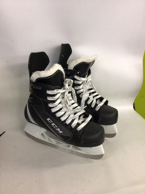 Vist Large View of Product Image Which is Used CCM TACKS 9040 Junior Hockey Skate Junior 02