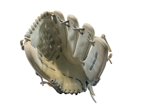 Vist Large View of Product Image Which is Used Easton GNXFP125 BB/SB Glove RH Throw White 12 1/2"