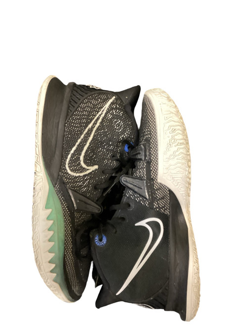 Vist Large View of Product Image Which is Used Nike KYRIE IRVING Basketball Shoes M Black Youth 08.0