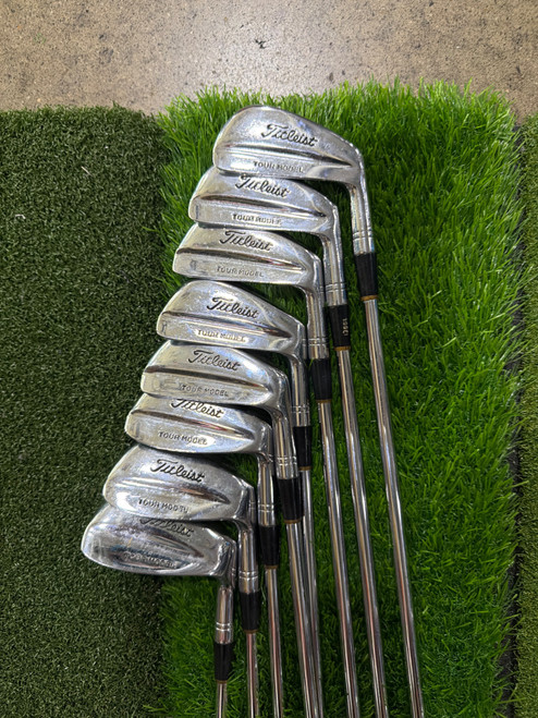 Vist Large View of Product Image Which is Used Titleist TOUR MODEL Mens Iron Set RH 3I-PW