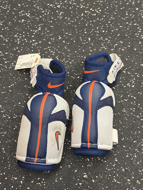 Vist Large View of Product Image Which is Used Nike V7 Youth Elbow Pads SM