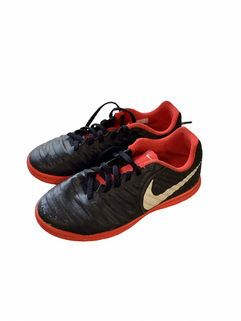 Vist Large View of Product Image Which is Used Nike Soccer Cleats Black Junior 02
