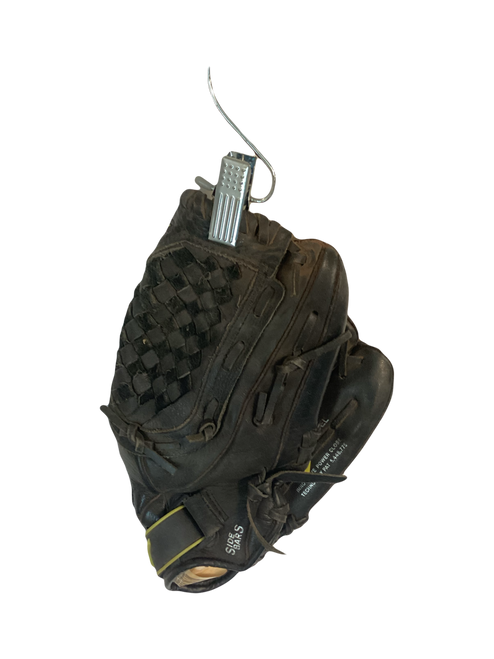 Vist Large View of Product Image Which is Used Mizuno SUPREME RH Throw Fastpitch Gloves Black 12 1/2"