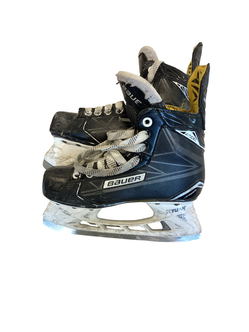 Vist Large View of Product Image Which is Used Bauer SUPREME ACCEL Junior Hockey Skate 02.5