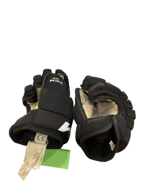 Vist Large View of Product Image Which is Used CCM LTP Junior Gloves Black 10"