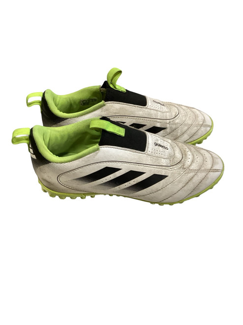 Vist Large View of Product Image Which is Used Adidas Soccer Turf Shoes White Junior 04.5