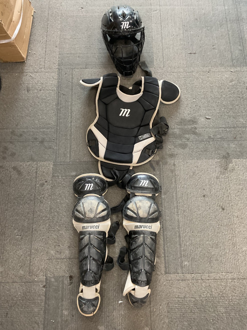 Vist Large View of Product Image Which is Used Marucci 3PCS CATCHERS SET Catchers Chest Protector Black Youth