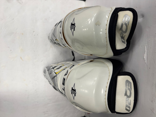 Vist Large View of Product Image Which is Used Easton SYNERGY Senior Shin Guards White 15"