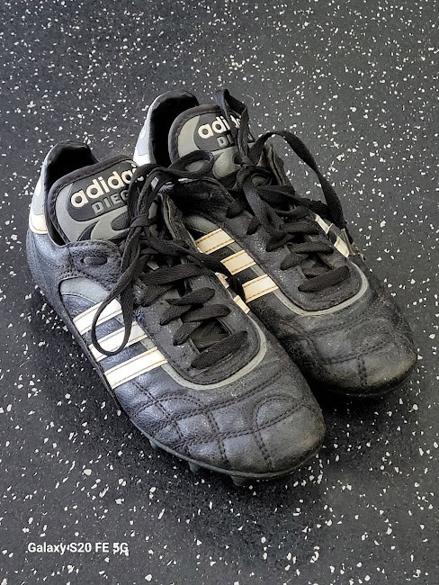 Vist Large View of Product Image Which is Used Adidas DIEGO Soccer Cleats Black Junior 05