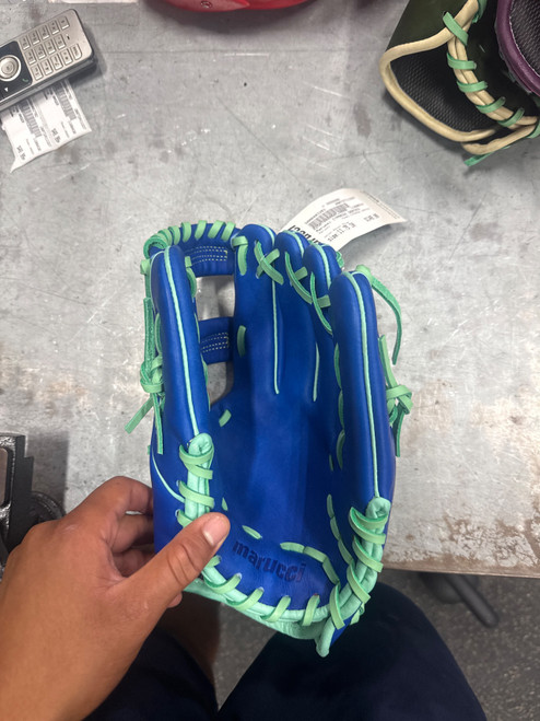 Vist Large View of Product Image Which is Used Marucci CYPRESS SERIES BB/SB Glove RH Throw Royal Blue 11 3/4"