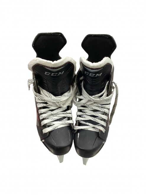 Vist Large View of Product Image Which is Used CCM JETSPEED 250 Junior Hockey Skate Junior 02